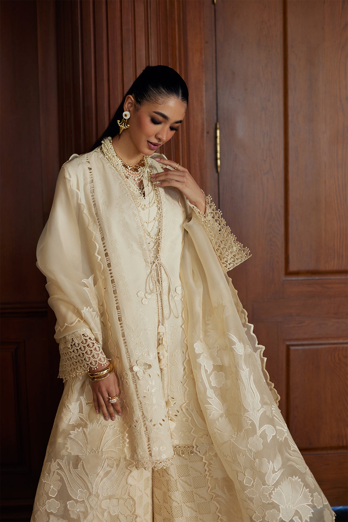 Saad Bin Shahzad Liza – off-white 3D resham-embroidered lawn front-open kurta with schiffli pants from Summer Pret'2 – view 9