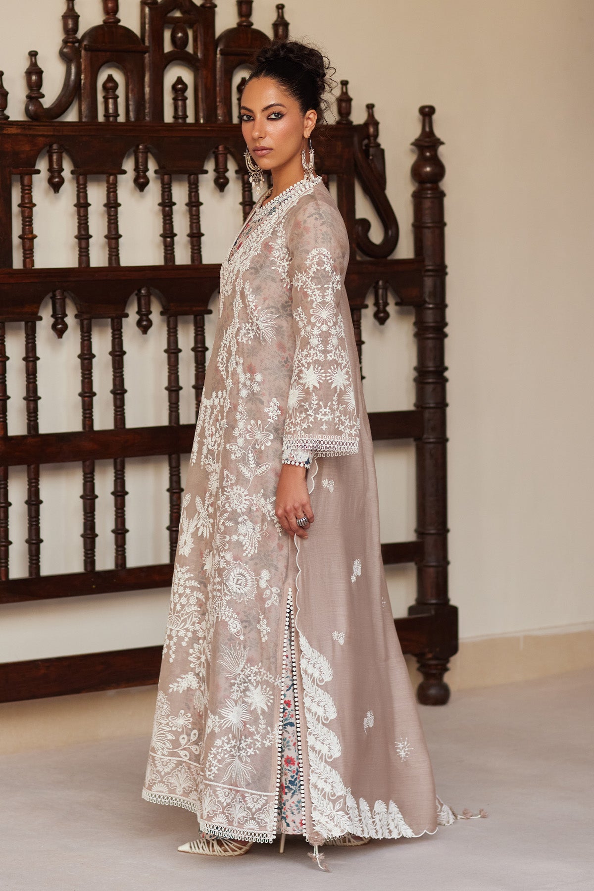Saad Bin Shahzad Ayaal – soft beige resham-embroidered paper lawn kurta with trousers from Depalpur – view 2