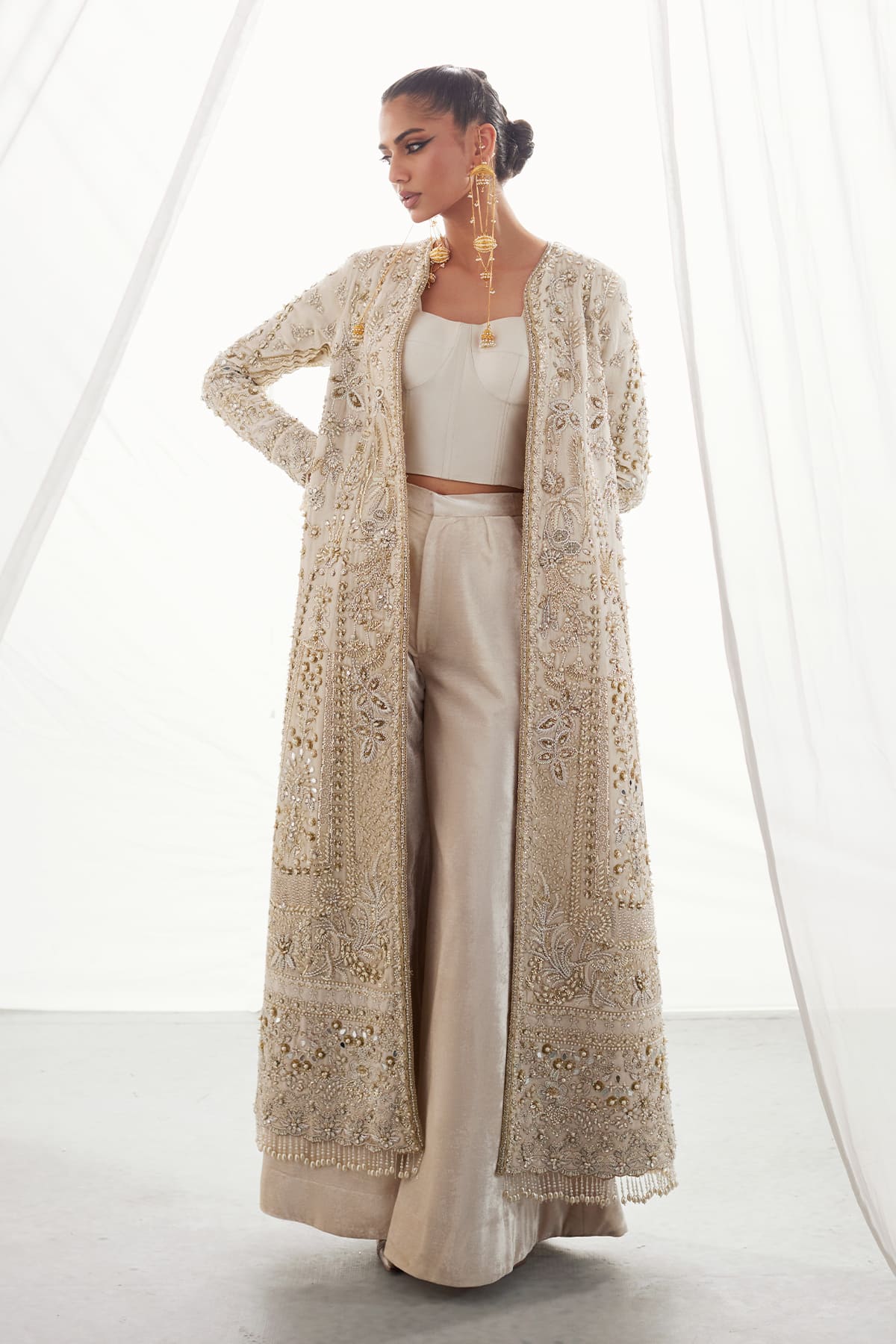 Saad Bin Shahzad Ava – off-white hand-embellished velvet jacket with corset and trousers from Lolita'25