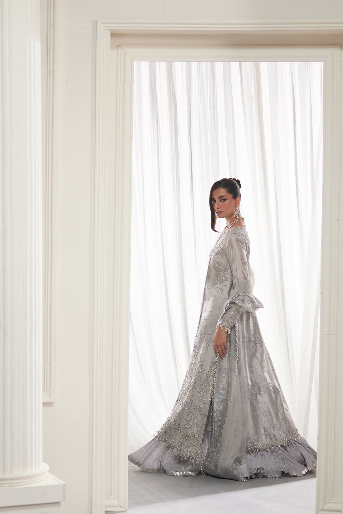 Saad Bin Shahzad Della – silver-grey crystal-embellished sheesha silk angrakha with sharara from Lolita'25 – view 5