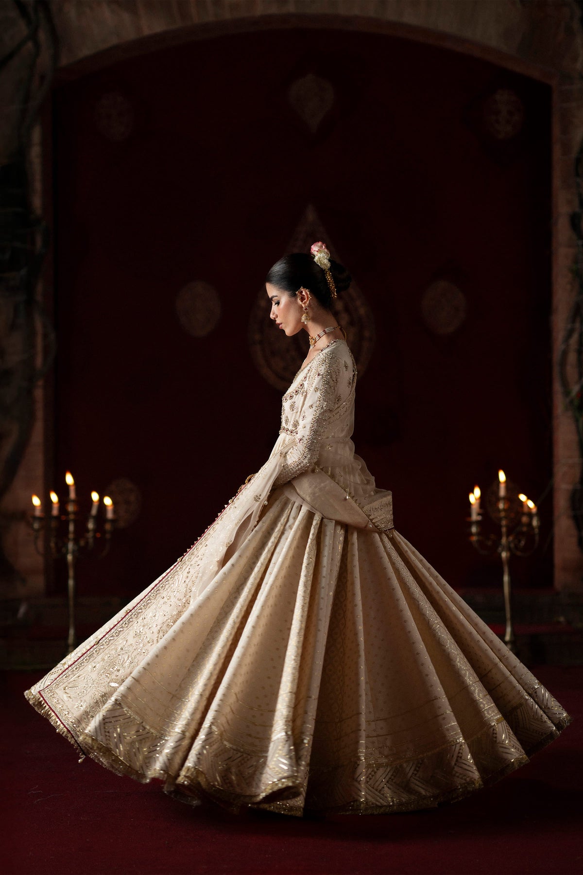 Saad Bin Shahzad Eyana – blush white hand-embellished pishwas with organza dupatta from LAAVNI'25 – view 6