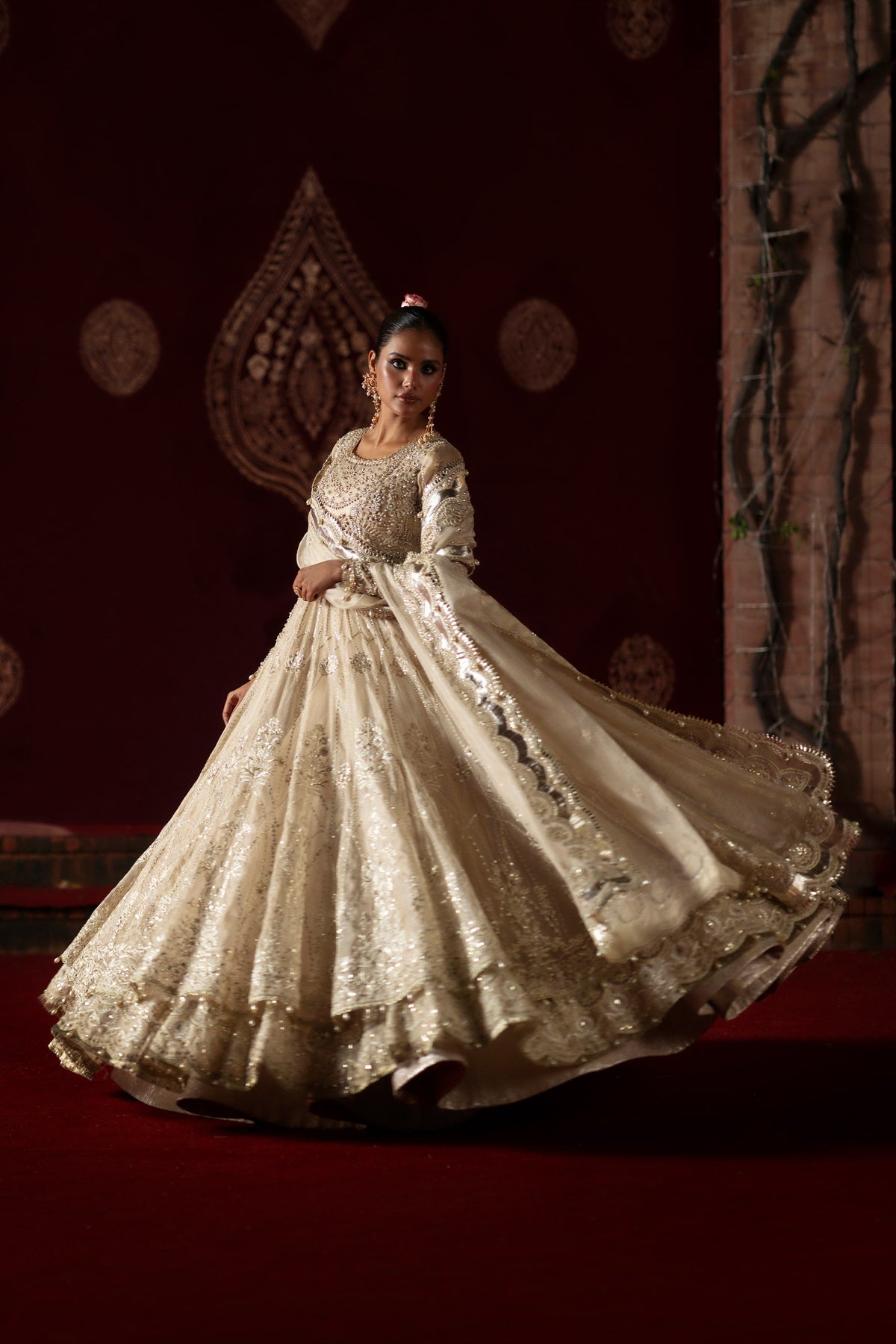 Saad Bin Shahzad Ashfi – gold embroidered chanderi net tissue pishwas with lehenga from LAAVNI'25