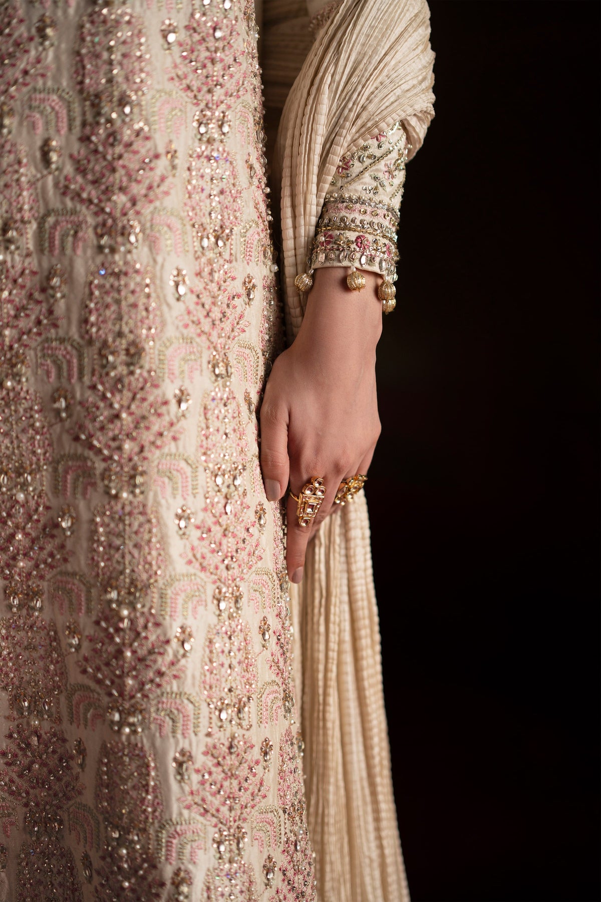 Saad Bin Shahzad Elif – ivory pastel-embroidered raw silk long shirt with trousers from LAAVNI'25 – view 5