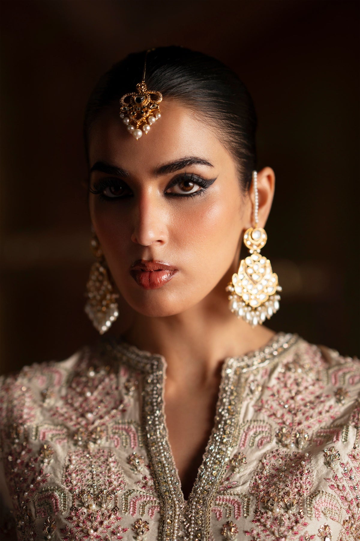 Saad Bin Shahzad Elif – ivory pastel-embroidered raw silk long shirt with trousers from LAAVNI'25 – view 6