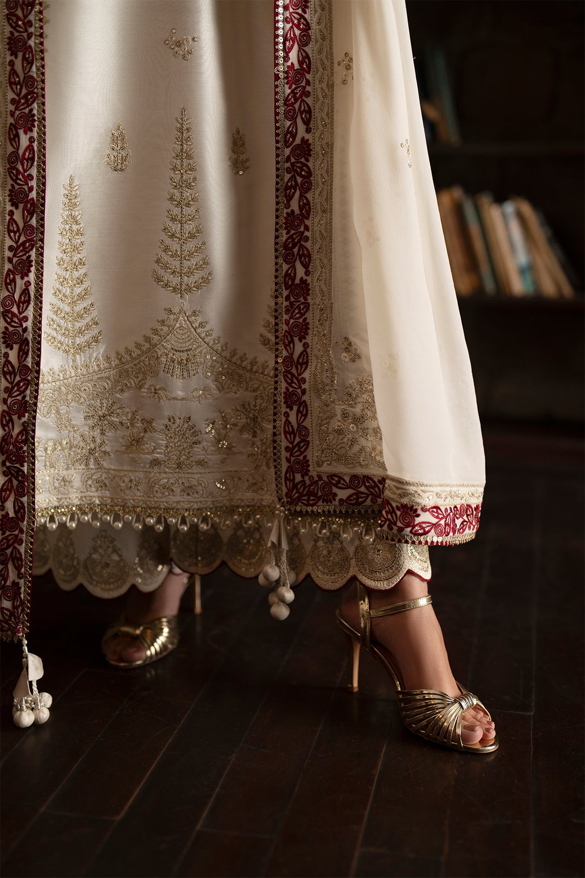 Saad Bin Shahzad Zyra – off-white gold-embroidered tussar silk kurta with culottes from Silk'25 – view 5