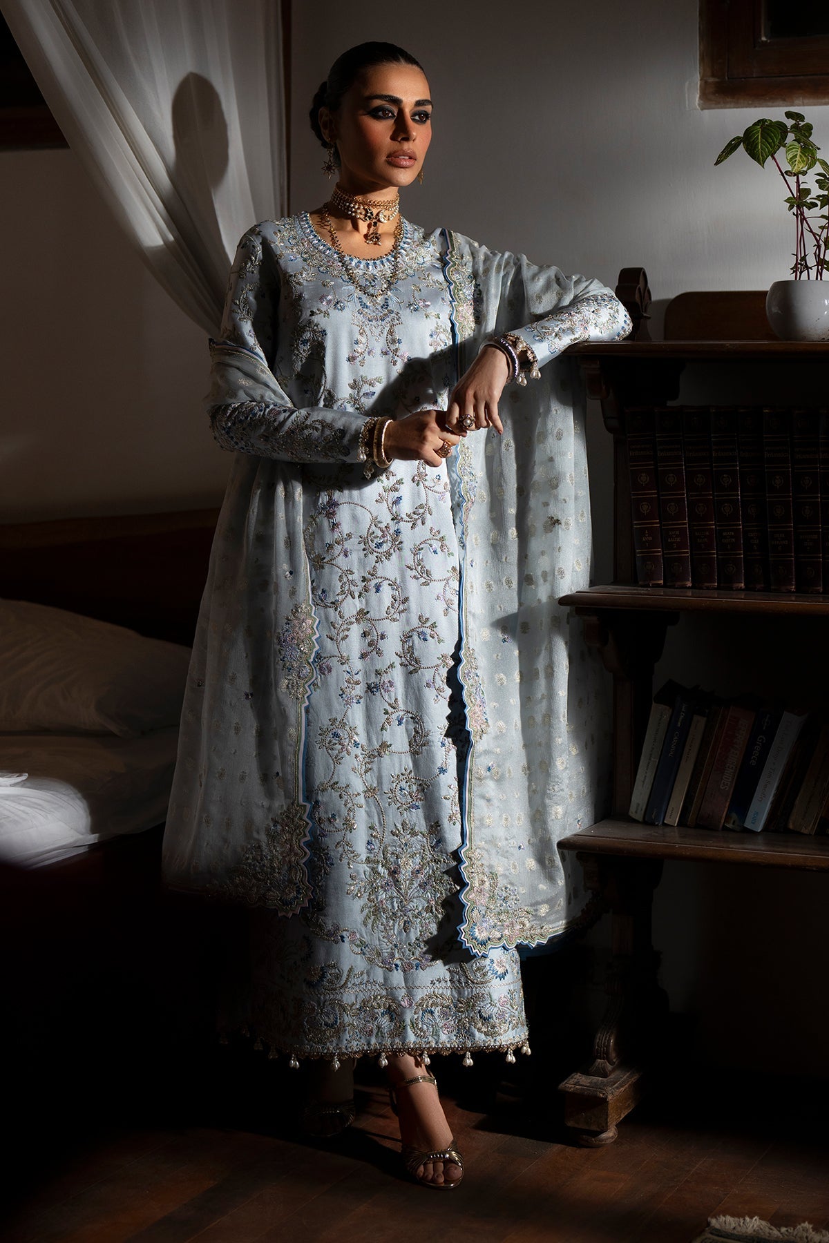 Saad Bin Shahzad Soha – ice blue embroidered tussar silk long kurta with raw silk culottes from Silk'25 – view 7