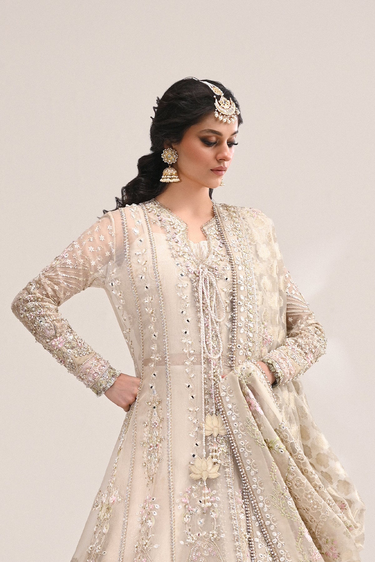 Saad Bin Shahzad Ayla – beige organza angrakha with jamawar lehenga from Kai-Ros Wedding Unstitched'25 – view 5