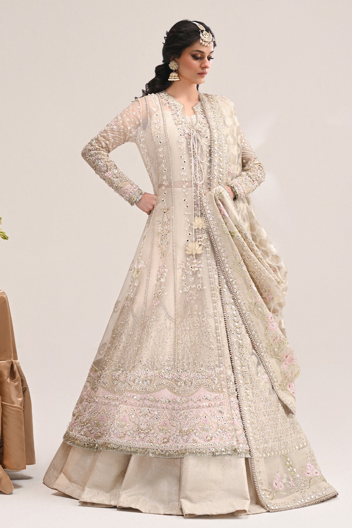 Saad Bin Shahzad Ayla – beige organza angrakha with jamawar lehenga from Kai-Ros Wedding Unstitched'25 – view 6