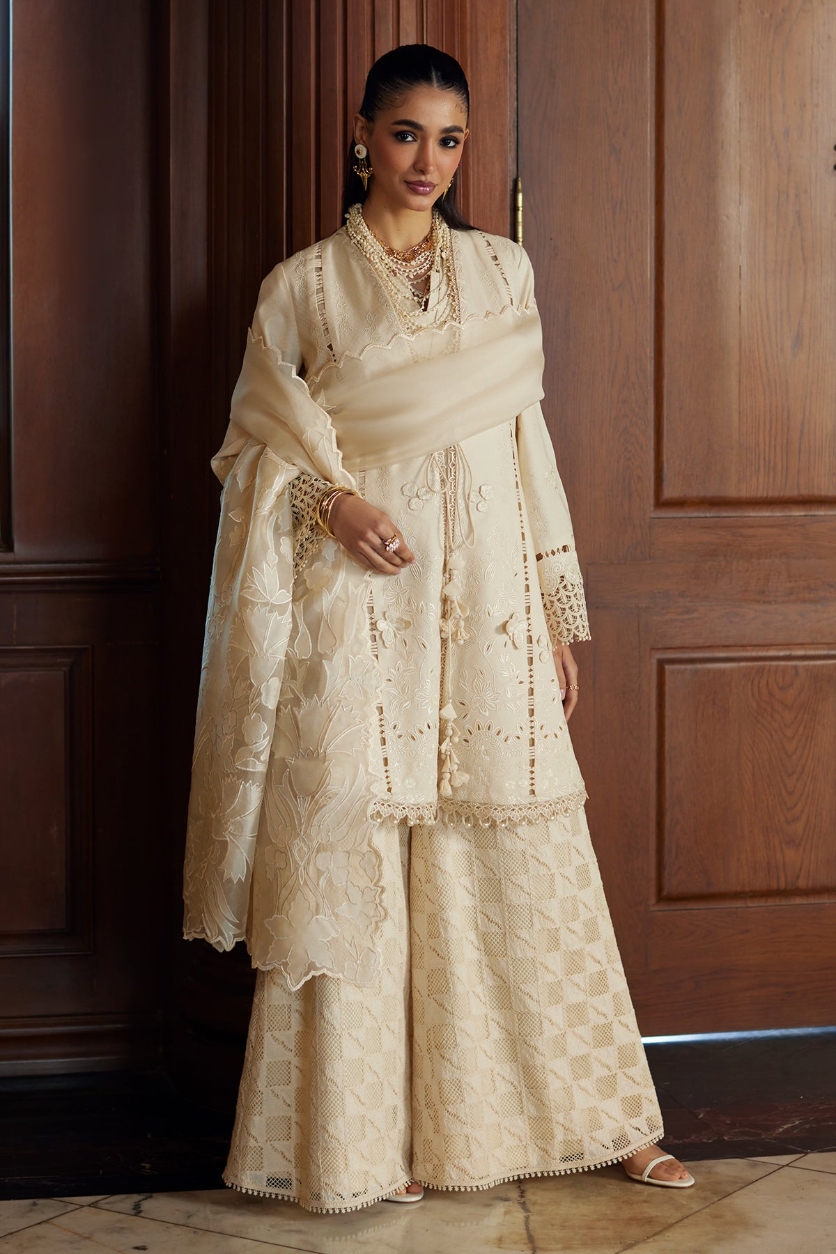 Saad Bin Shahzad Liza – off-white 3D resham-embroidered lawn front-open kurta with schiffli pants from Summer Pret'2 – view 2
