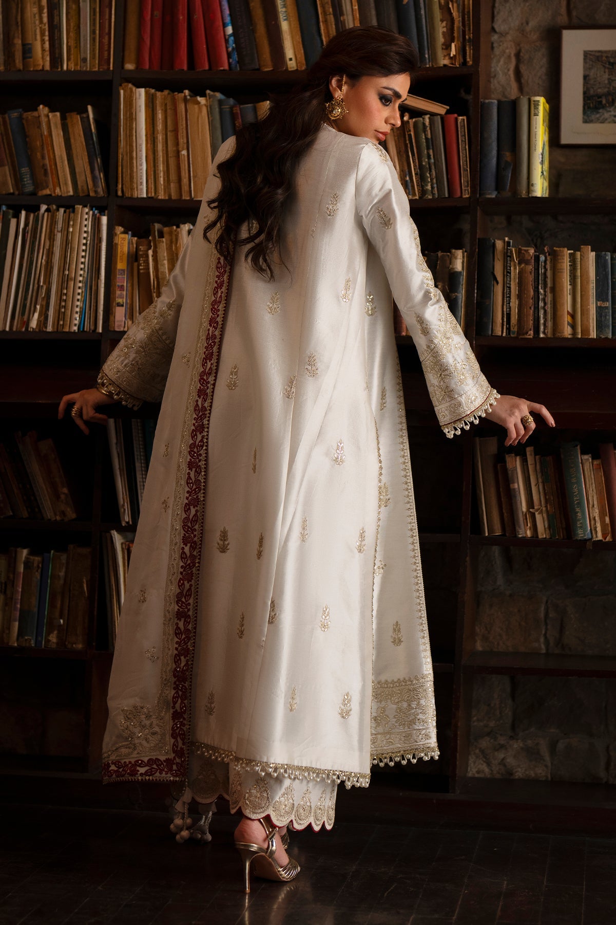 Saad Bin Shahzad Zyra – off-white gold-embroidered tussar silk kurta with culottes from Silk'25 – view 2